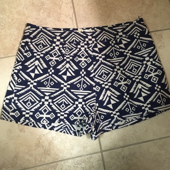 ❌ sold Aztec shorts