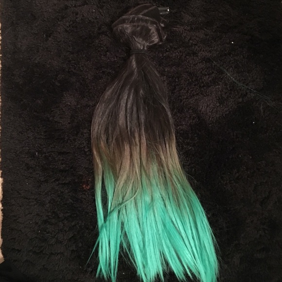 Black to green ombré clip in hair extensions