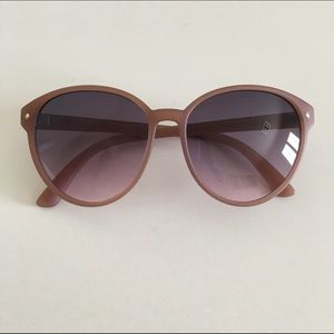 ✂️✂️✂️7 for all Mankind Nude sunglasses