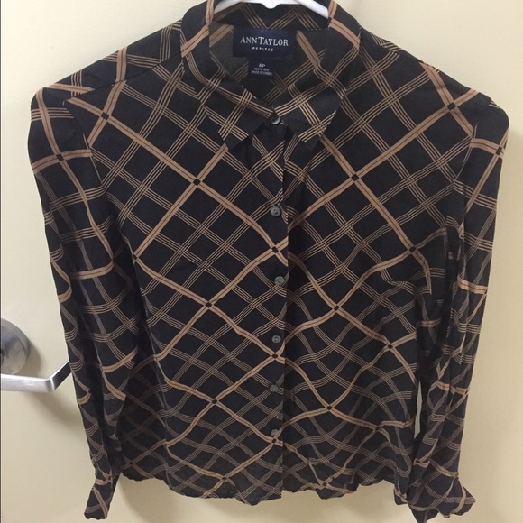 ANN TAYLOR checkered blouse 100% SILK.