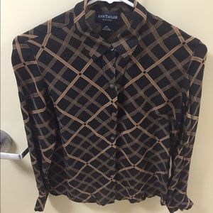 ANN TAYLOR checkered blouse 100% SILK.