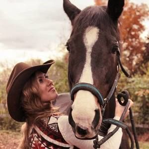 Meet your Posher, Victoria