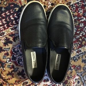 Black Steve Madden slip ons