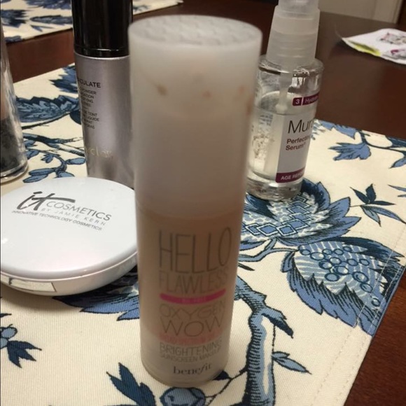 Benefit hello flawless foundation - Picture 1 of 1