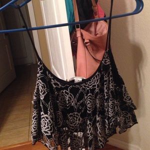 Body central crop top