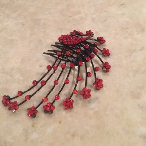 Hair accessory. Red crystal bird.