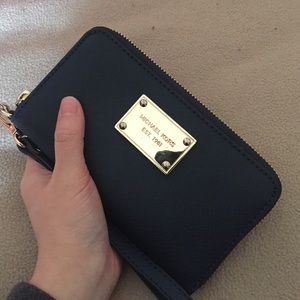 Michael kors wristlet