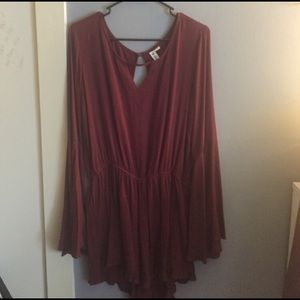 Long sleeve maroon romper!
