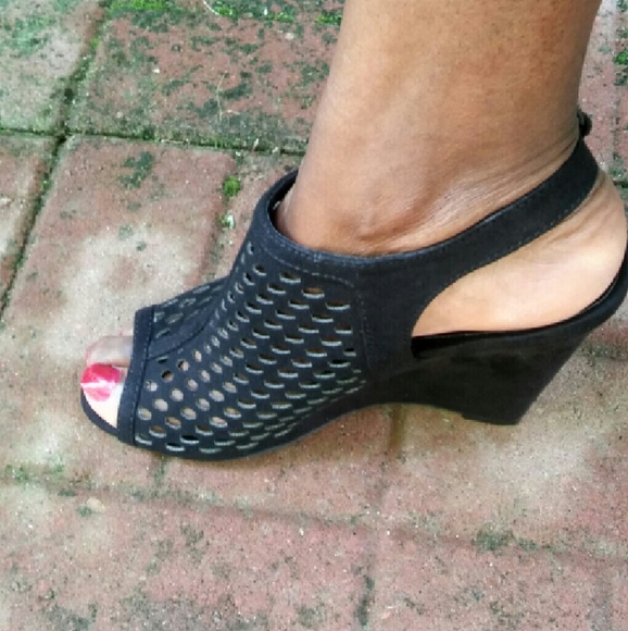 Sandals - Picture 2 of 4