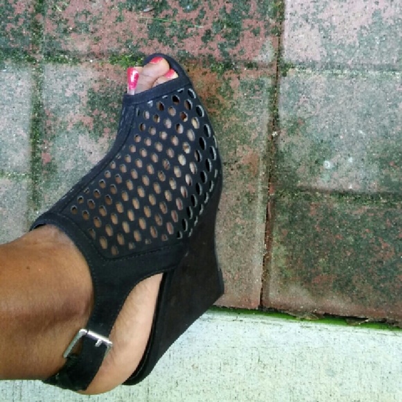 Sandals - Picture 3 of 4