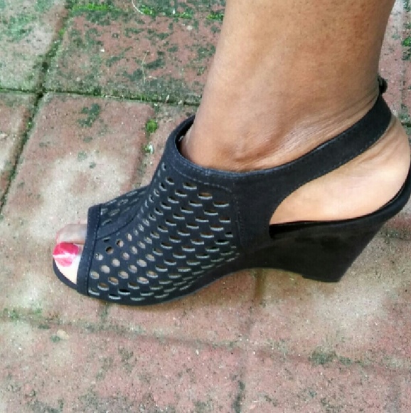 Sandals - Picture 4 of 4