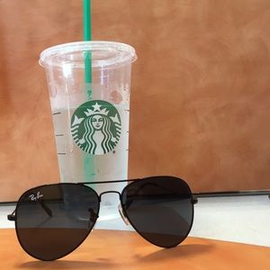 Ray-Ban Black Aviators😎