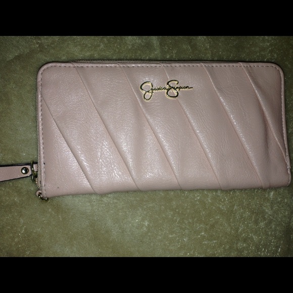 💗 FINAL MARKDOWN 💗 Pink Jessica Simpson wallet