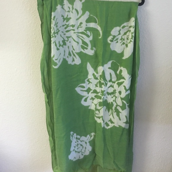 GAP floral green scarf/wrap