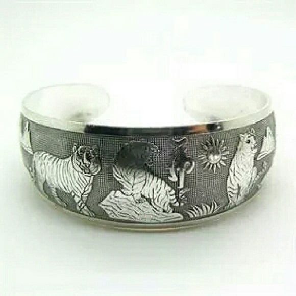 New Vintage Tibetan Tibet Silver Bangle - Picture 2 of 2