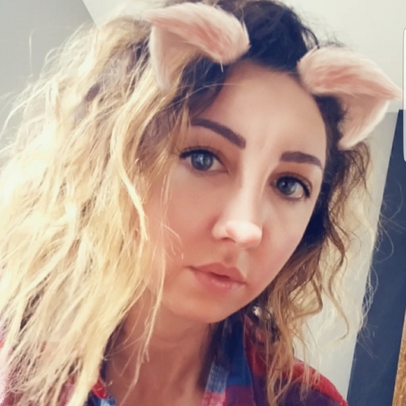 Meet your Posher, Cori - Picture 8 of 8