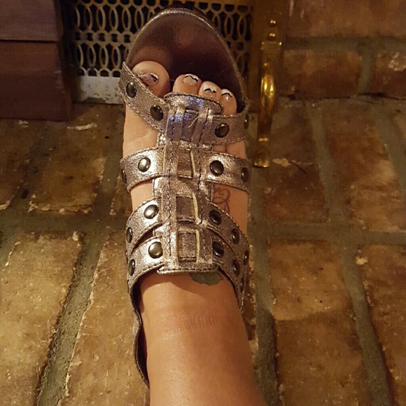 Nwot heels - Picture 2 of 3