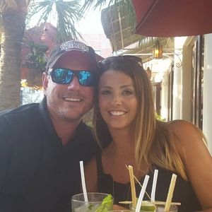 Meet your Posher, Charis