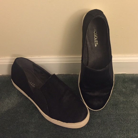 Aerosoles black cowhair sneaker