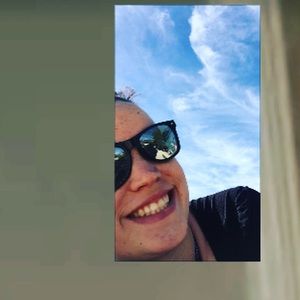 Meet your Posher, Sierra