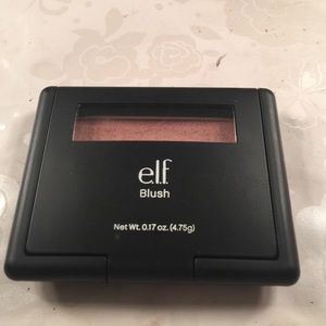 e.l.f. Blush in Mellow Muave