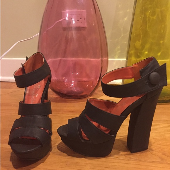 Chunky black Heel