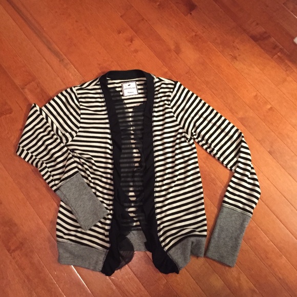 Light weight striped cardi