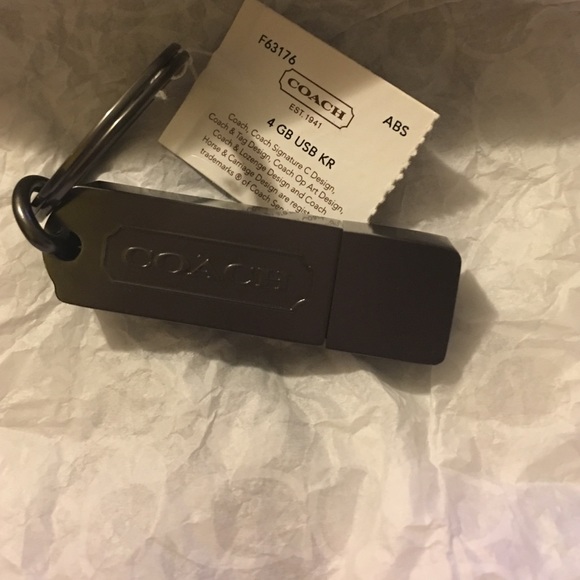 COACH USB 4GB 📲🖨🖥💻