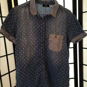 Polka dot collar shirt