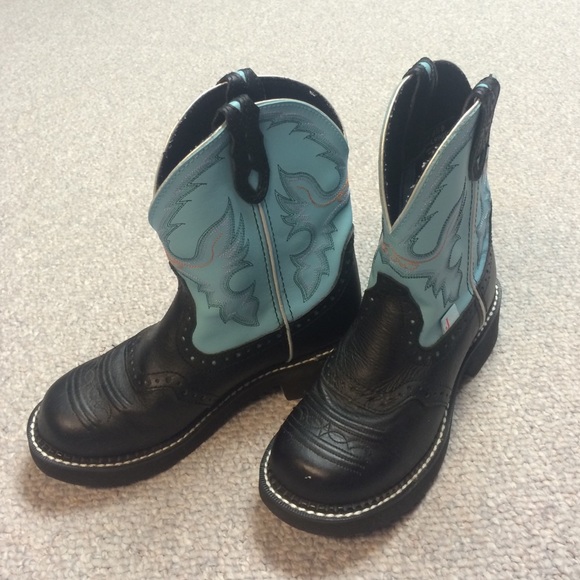 BLACK GYPSY BOOTS WITH LIGHT BLUE TOP - Picture 2 of 3