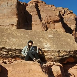 Meet your Posher, Deedee