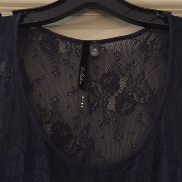 Navy lace tank top - Picture 4 of 4