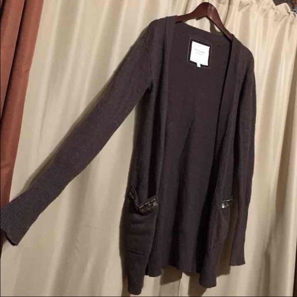 Abercrombie & Fitch Cardigan • Small