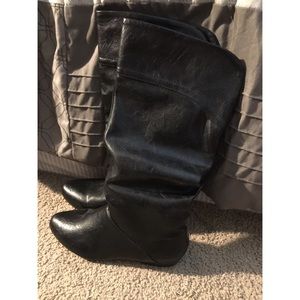 White Cliff Mountain Boots