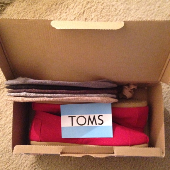 TOMS (MEN)