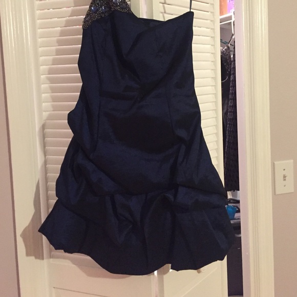 Dress - Picture 3 of 3