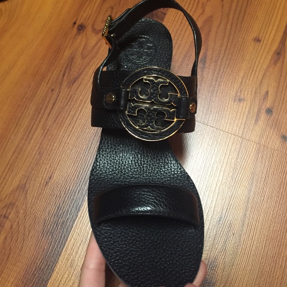 Tori burch wedges ! Amazing condition! Love them!