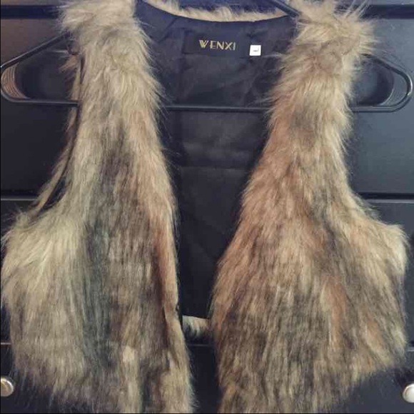 Faux fur vest - Picture 1 of 2