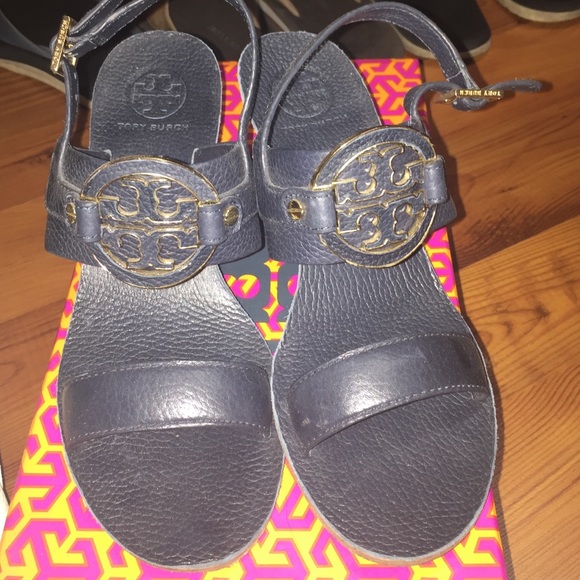 Tori burch wedges ! Amazing condition! Love them!