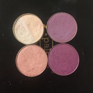 4 Urban Decay single eyeshadows