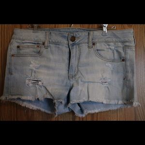 Distressed Short