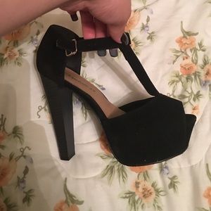 Breckelle open top heels
