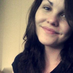 Meet your Posher, Dominique