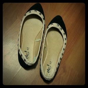 RUE 21 STUDDED POINTED TOE FLATS SIZE 7/8 MEDIUM