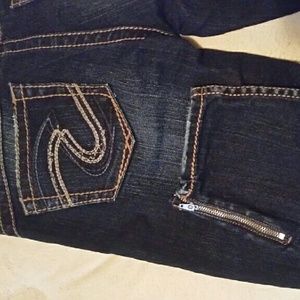 Cropped jeans with zippered ankles