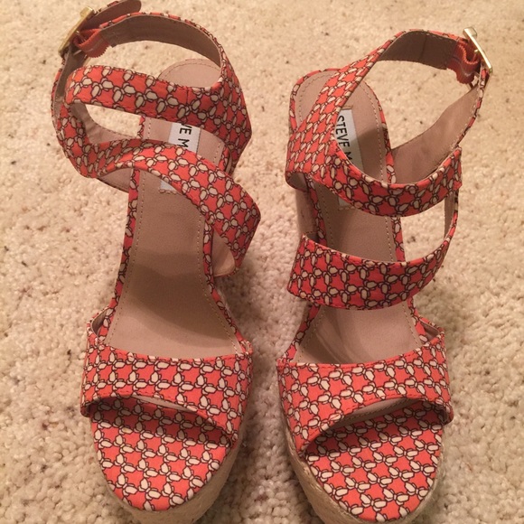 Steve Madden Wedge Size 7 New without box