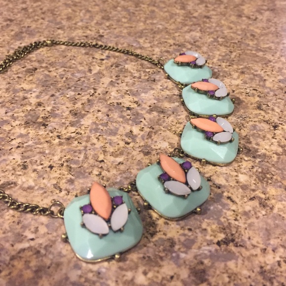 Jewelry - Mint necklace