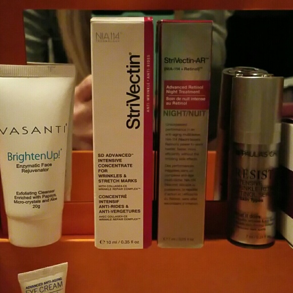 SOLD ON M - Anti-aging and Wrinkle sample set! - Picture 2 of 4