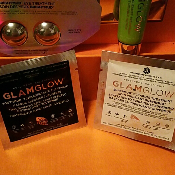 SOLD ON M - GLAM GLOW sample set! - Picture 3 of 3