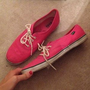 Bright pink keds